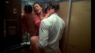 Жатақханада жасырын камера секс