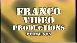 Скрытой камерой в спортзале братанов без плавок сняли