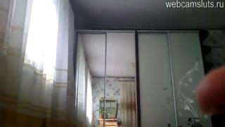 Школьница сняла свой тверк на камеру и потом разделась в благодарность