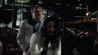 Мила кунис в роли доктора трахается