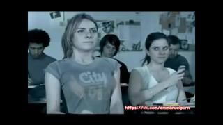 Школьница сидит на вибраторе оргазм на уроке