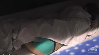 Дрочит в поезде под покрывалом и тихонечко постанывает(hz , Solo , Hidden Cam , Solarium , Voyeur , Wank , соло , подглядывание , подсмотр