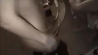 Супруг смотрит и помогает ебарю входить в свою жену