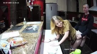 Встреча однокурников закончилась сексом на вписке скрытая камера