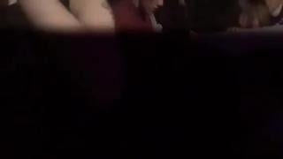 Чпокнул прямо на концерте