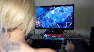 Twitch streamer rides dildo while playing league of legends! [teen stream, webcam]