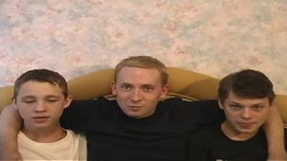 Шурик и андрей сосут, трахаются, дрочат