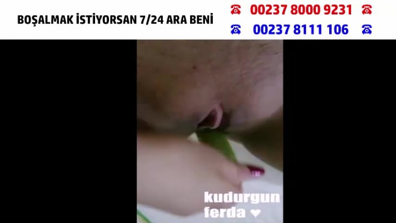 Amına hıyar sokarken çok tahrik edici şeyler konuşuyor bi bakın derim (türk i̇fşa) (peri̇scope i̇fşa)