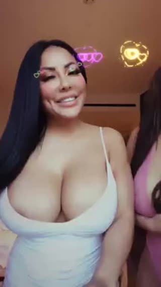 Kiara mia с подружкой live instagram