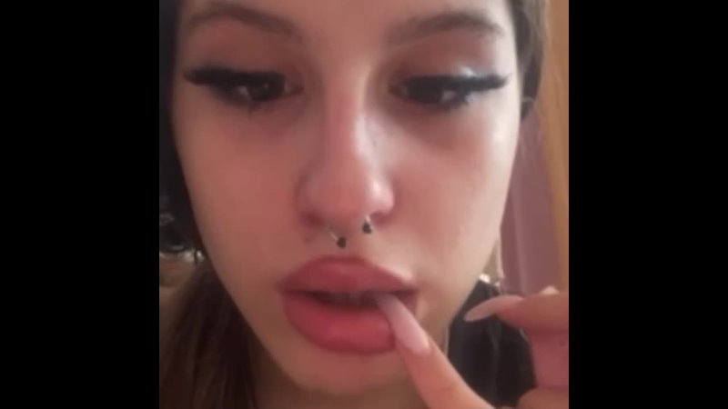 Молодые наркоманка