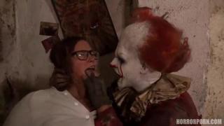 Clown fucks s horror