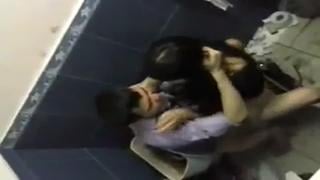 Кыргызы в туалете