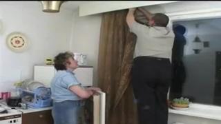 Зрелая бабка дала внуку пососать соски и сама взяла за щеку