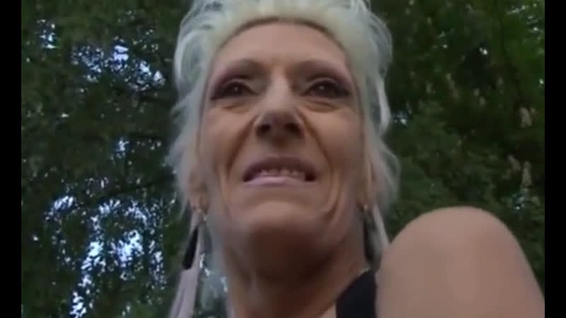 Порно пикап старухи на лавочке