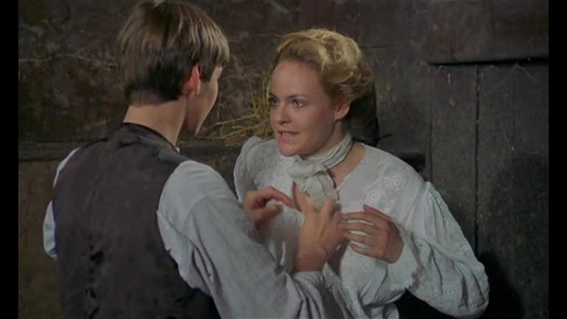 Жалаңаш Даника Тролль Бүкіл сыныппен топтық сексті қараңыз