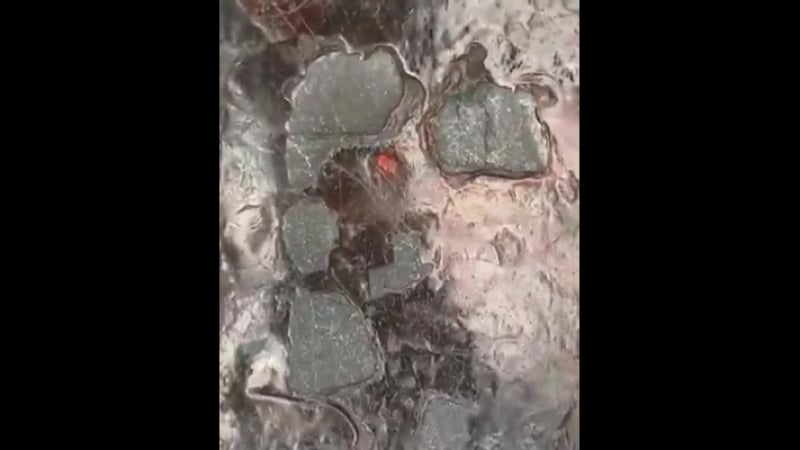 Hajr e aswad in makkah shareef ہجرے اسود شریف مکہ کے اندر موجود ہے۔