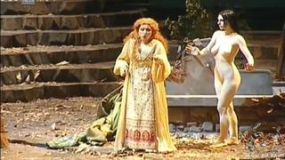 Naked artists in theater decrees 