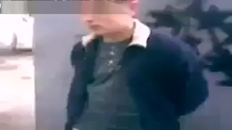 Один хохол заставляет другого засунуть в жопу бутылку