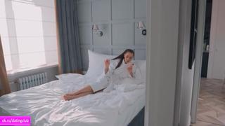 Русское порно молодая мачеха согласилась на массаж от пасынка во время карантина