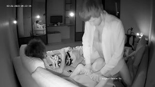 Девушка трахается после клуба с парнями кто то в ней потерял презерватив