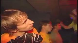 Стриптиз в клубе девушки выходят из зала