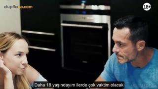 Arkadaşıyla Uyuyorken Arkadaşının Babası Gizlice Sikiyor