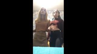 Танцы симпотных молодые (перископ/periscope)