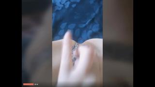 Решила пошалить в перескопе | мамка, шкура, перескоп, periscope, 18+, трусики, dap, porn, блондинка, брюнетка