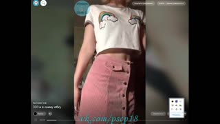 Сняла юбку и показала попку в трусиках periscope