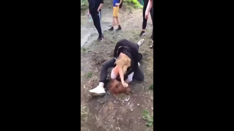 Отсосала парню своей одноклассницы