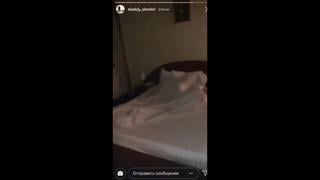 أولاً، مع واحد مارس الجنس ثم مع الثاني، وليس علامات إباحية الجنس اللسان ابسور محلية الصنع الشرج