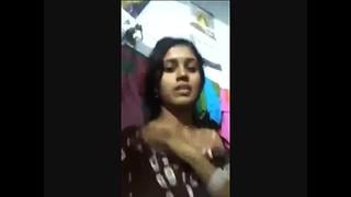 Desi sexy wife show her nude on cam