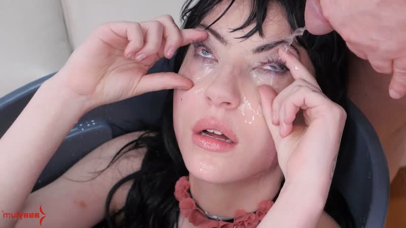 Énervé dans les yeux charlotte sartre gaspillé jeunesse coupé réalisateurs anal pisse pipi pisse sperme sperme bdsm bondage anal gape porn