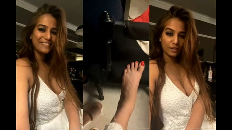 Poonam pandey – 14th jun live show