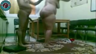 استاذ ينيك ورع سعودي في حمام المدرسة watch online