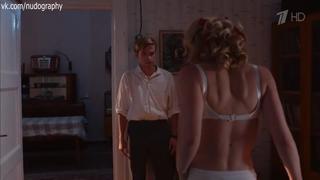 Голая зоя бербер засветила грудь без лифчика засветы знаменитостей показала грудь без лифчика голые сиьски засветила сосок секс