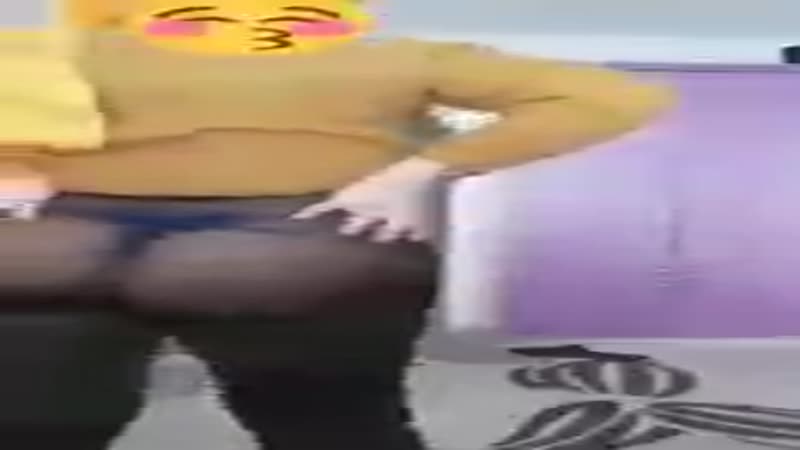 Sarı türbanlıdan taytlı göt şov