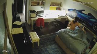 Mom walks naked at her son 