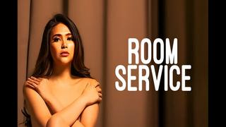 Обслуживание в номерах + room service (2024) 1080p