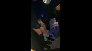 Быдло охранник трогает руками покупателей! город миасс трк слон ...