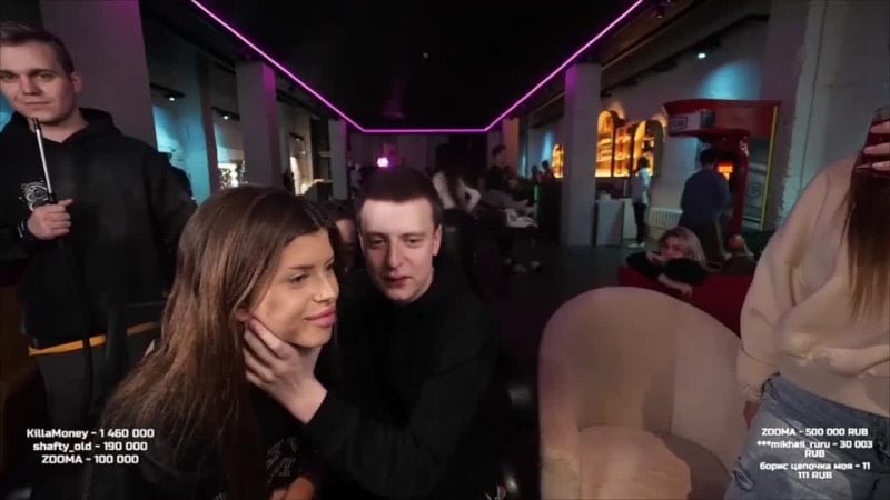 Девушка показала свой длинный язык👅👀 mellstroy девушки со стримов