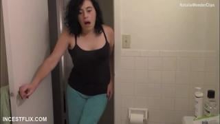 Мама заметила как сын дрочит