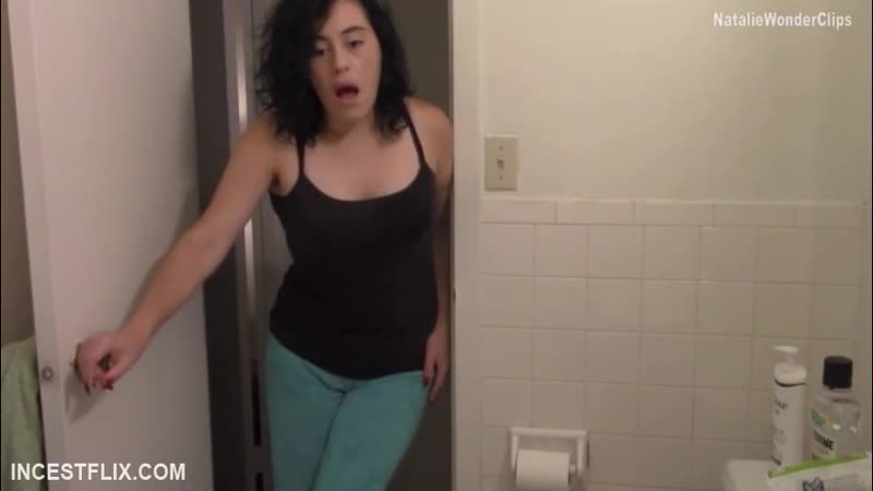 Мама заметила как сын дрочит