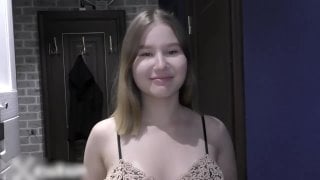 Папа соблазнил 18 летнюю дочку пока мама на работе