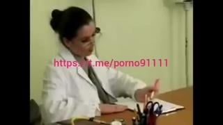 В армии медсестру на толпу