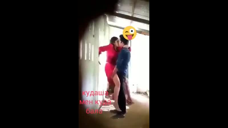 Мастурбация жасап жатқан әйелдердің жақыннан түсірілген видеосы