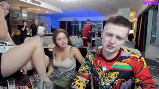 Новая девушка mellstroy ● девушка с большой попой ● мелстрой спалил жопу на стриме