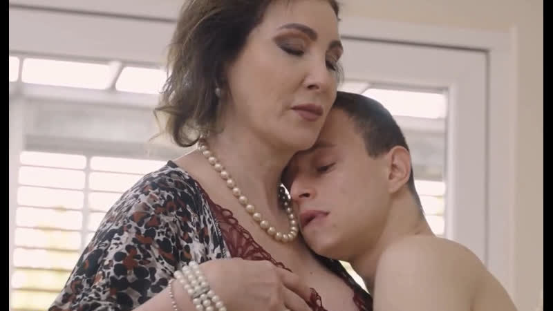Porno ella tiene 55 años, una madre estricta tuvo relaciones sexuales con su gentil hijo porno sexo milf madura mariquita neri