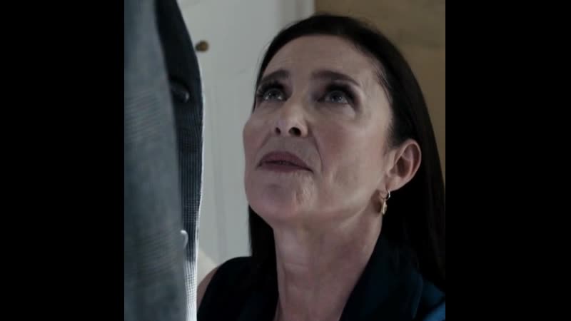 Olgun kadın kendine vurduruyo