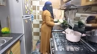 روتين يومي في المطبخ (720p 30fps h264 192kbit aac) (1)